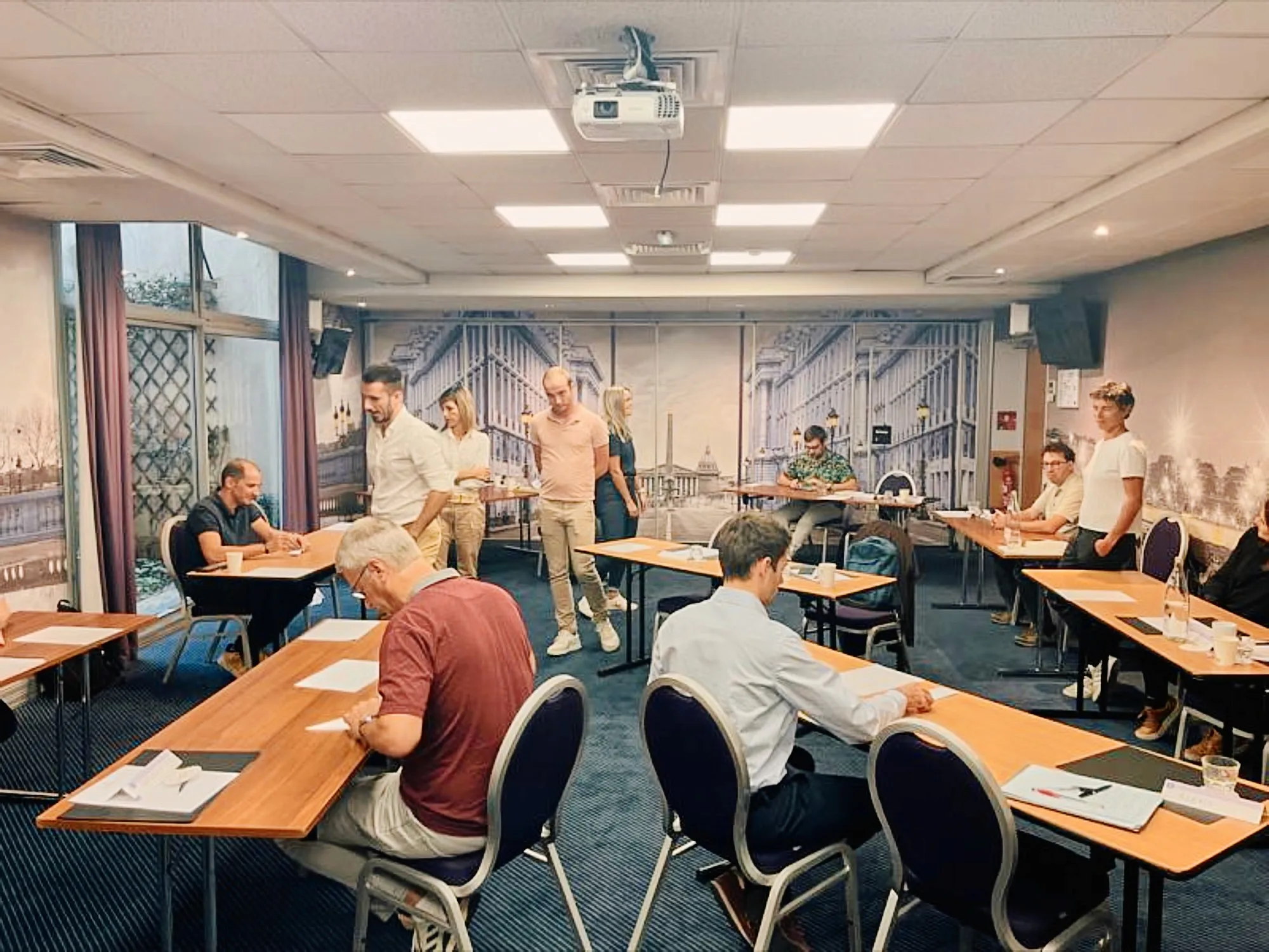 Participants en salle de formation lors d’un événement de l’Institut Lean France